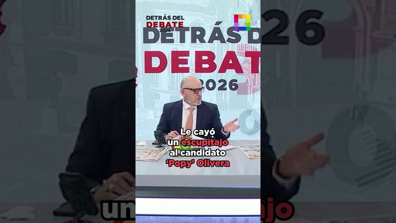 Le cay&oacute; un escupitajo al candidato 'Popy' Olivera #Detr&aacute;sDelDebateWillax #DebatePresidencial