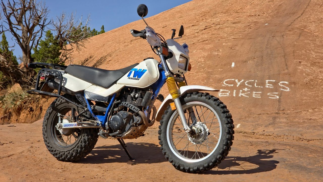 TW200 преодолевает сликер в Моаве. Новые шины KLX.