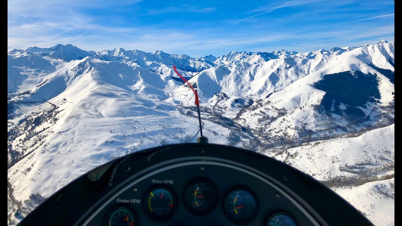 Vol en autogire dans les Pyrénées