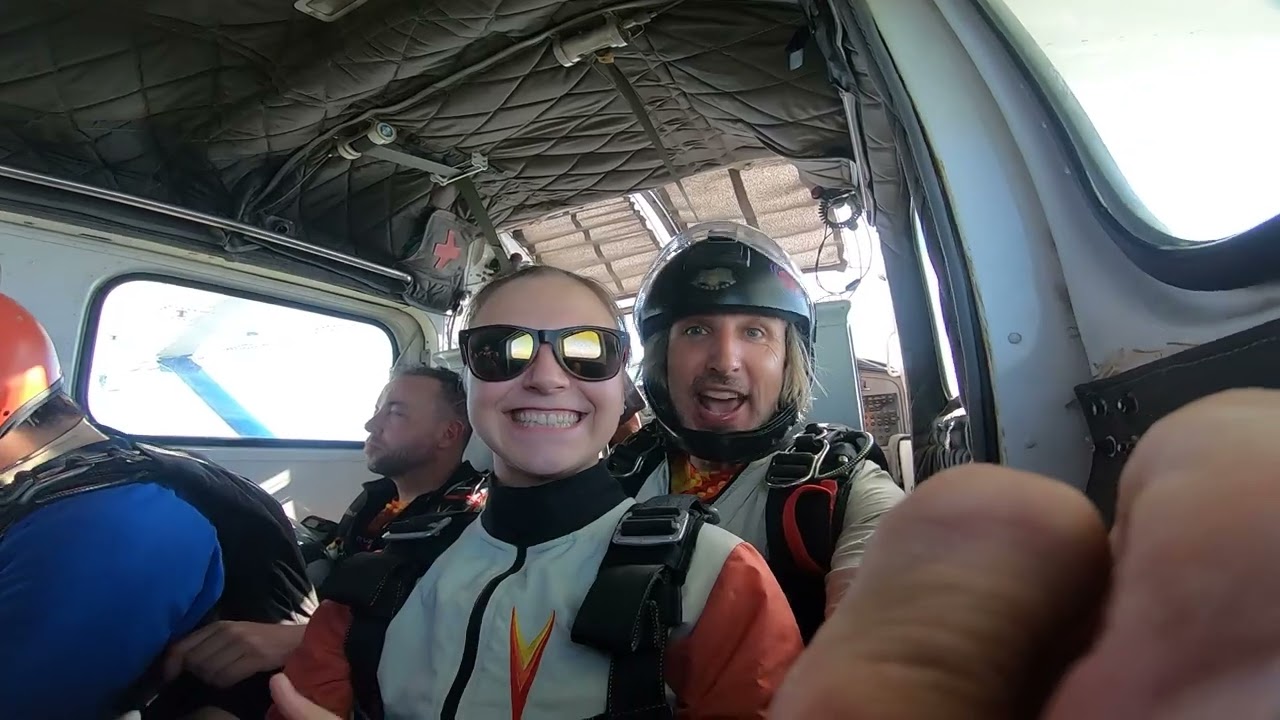 2024/16/03 Salto Tandem da Lou na Skydive Angola