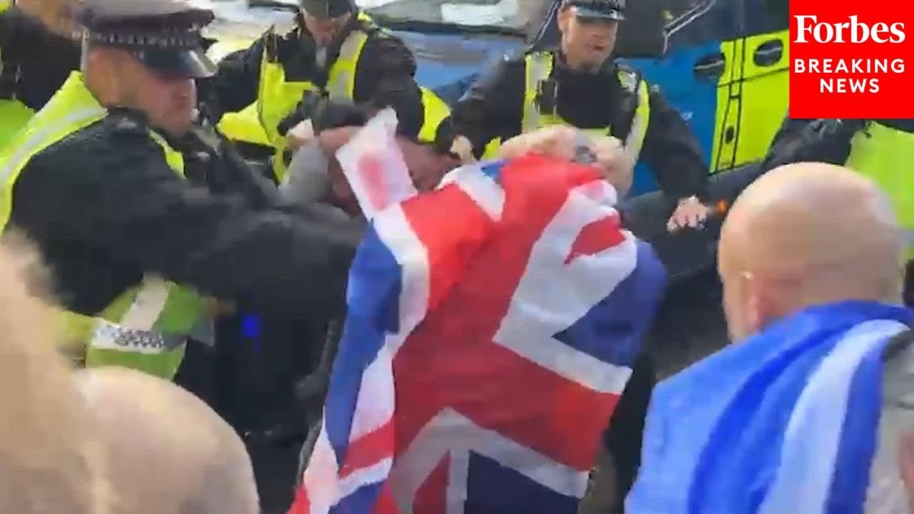 WILD VIDEO: Police Clash With 'Unite The Kingdom' Protestors In London, England