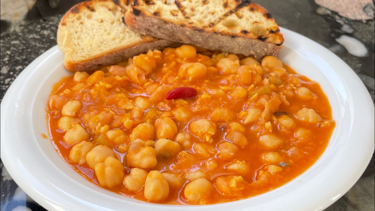 ZUPPA DI CECI ❤️ traditional chickpea soup made in 🇮🇹