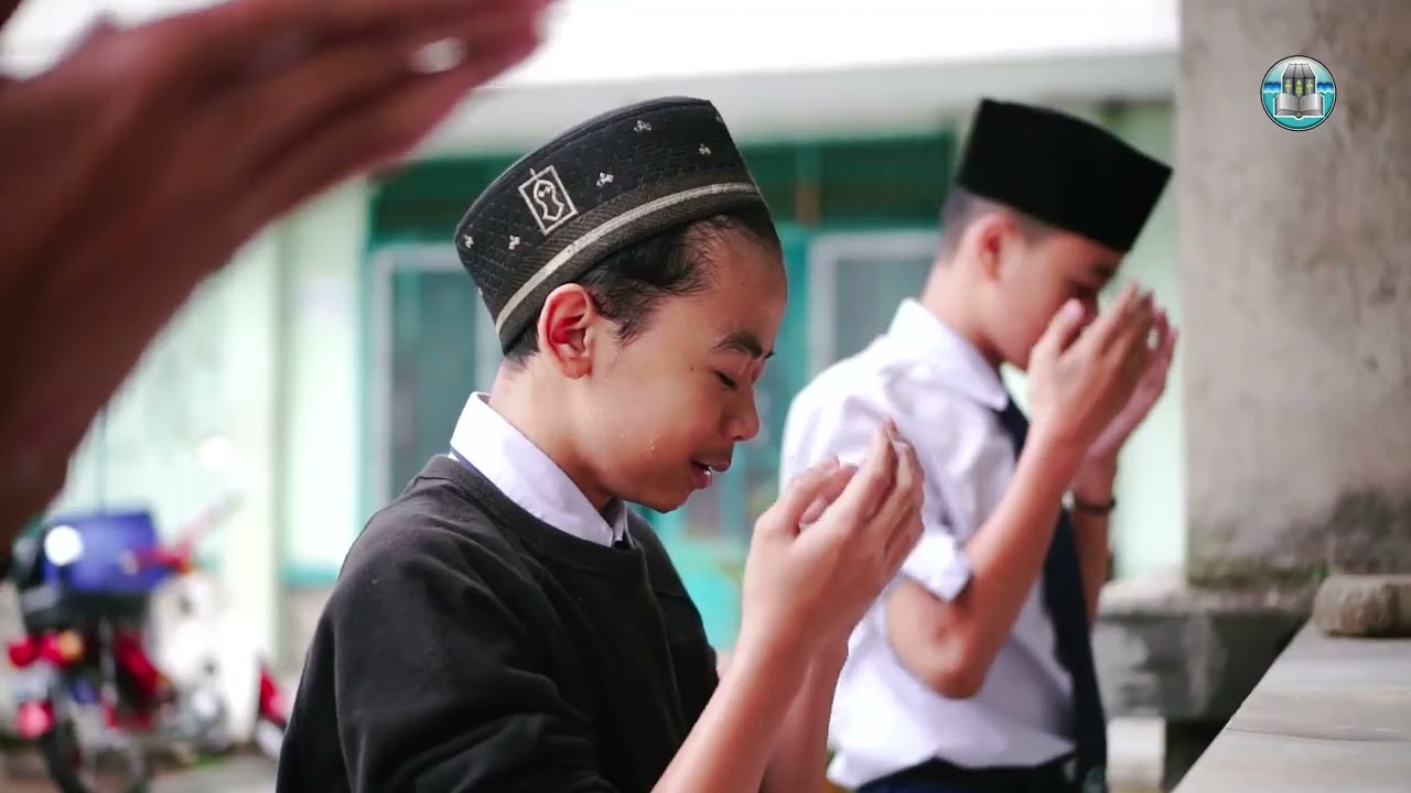 BANGGA JADI SANTRI - SANTRI MTs PP DARUL HIKAM Kiangroke Banjaran Bandung