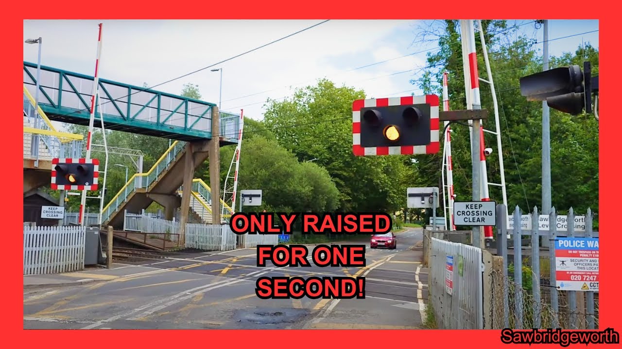 (ONE Second Consecutive Closure) Sawbridgeworth Level Crossing, Hertfordshire (03/07/24)