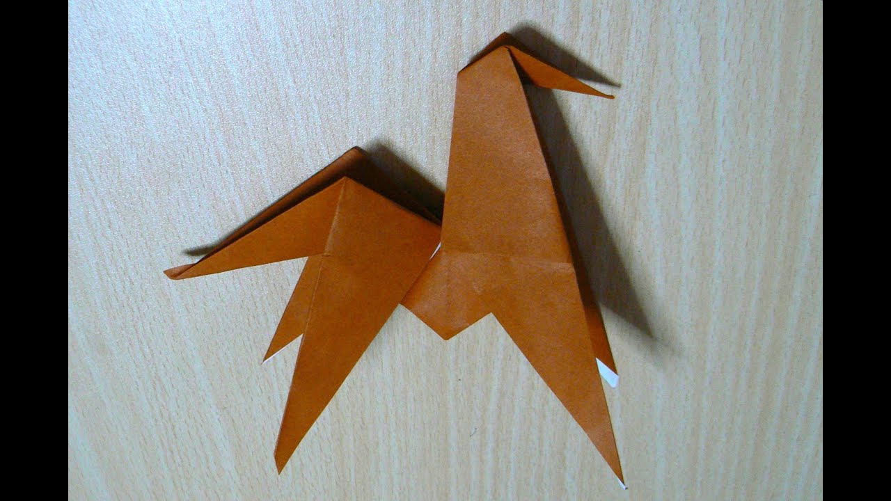 Comment faire Cheval. Origami. L'art du pliage de papier.