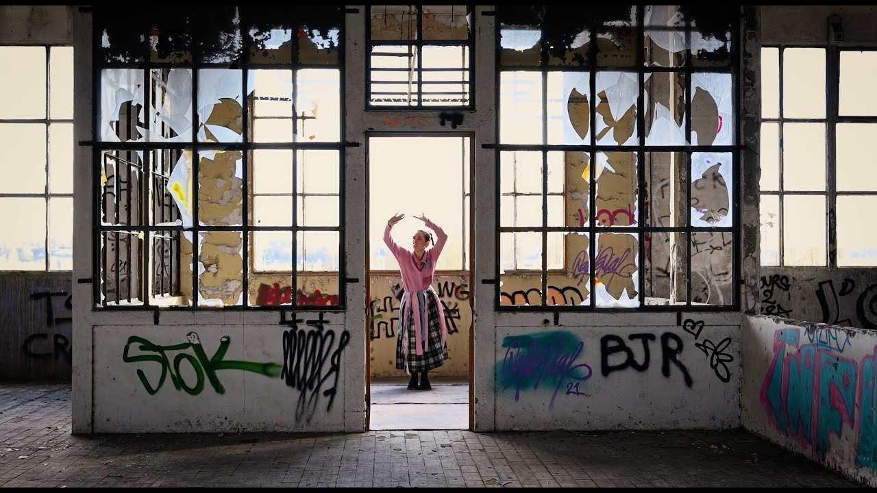 Blanche Esther - Les flammes (clip officiel)