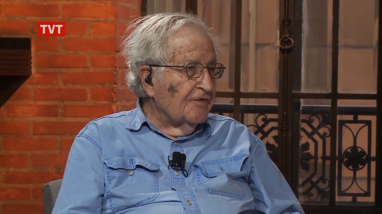 Noam Chomsky: atualmente, Lula é mais importante preso politico do mundo