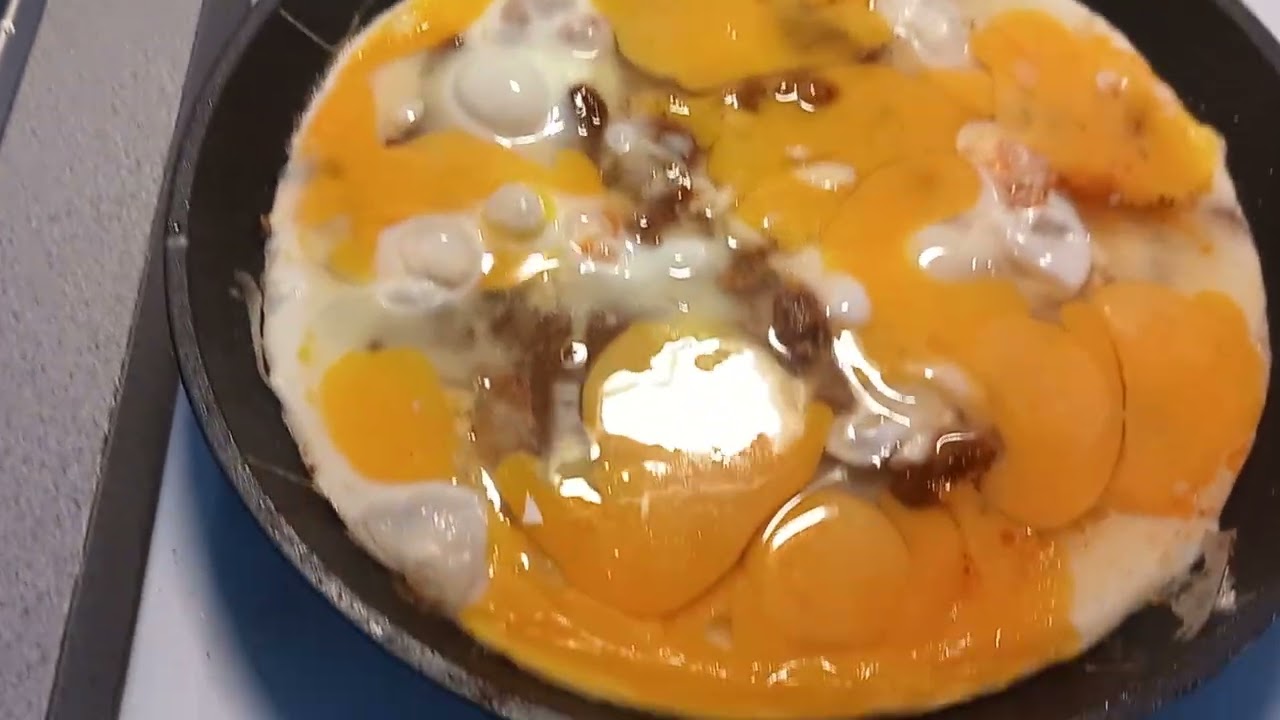 allun juttuja..munakasta naamariin ennen töihin lähtöä.