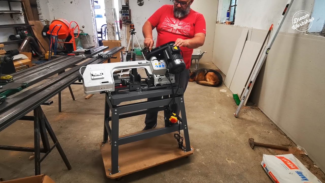 Bandsaw assembly and first cut - Dream Workshop equipment S02E01