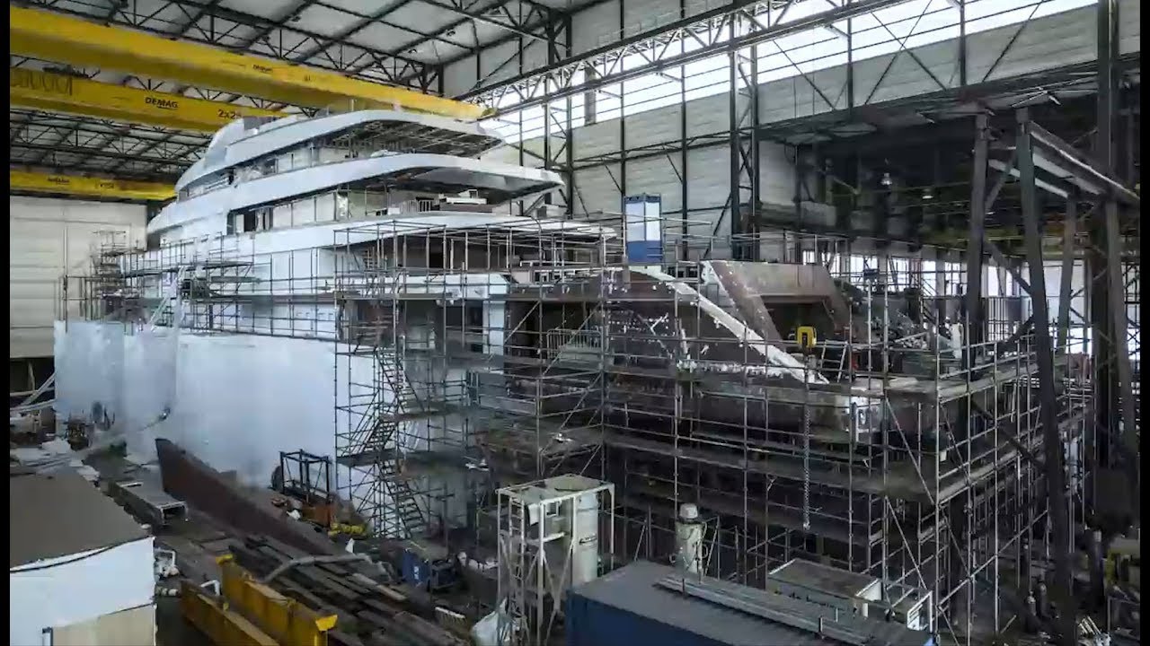Olanda, così nasce un super-yacht: il timelapse di 3 anni di lavori | Insider Italiano