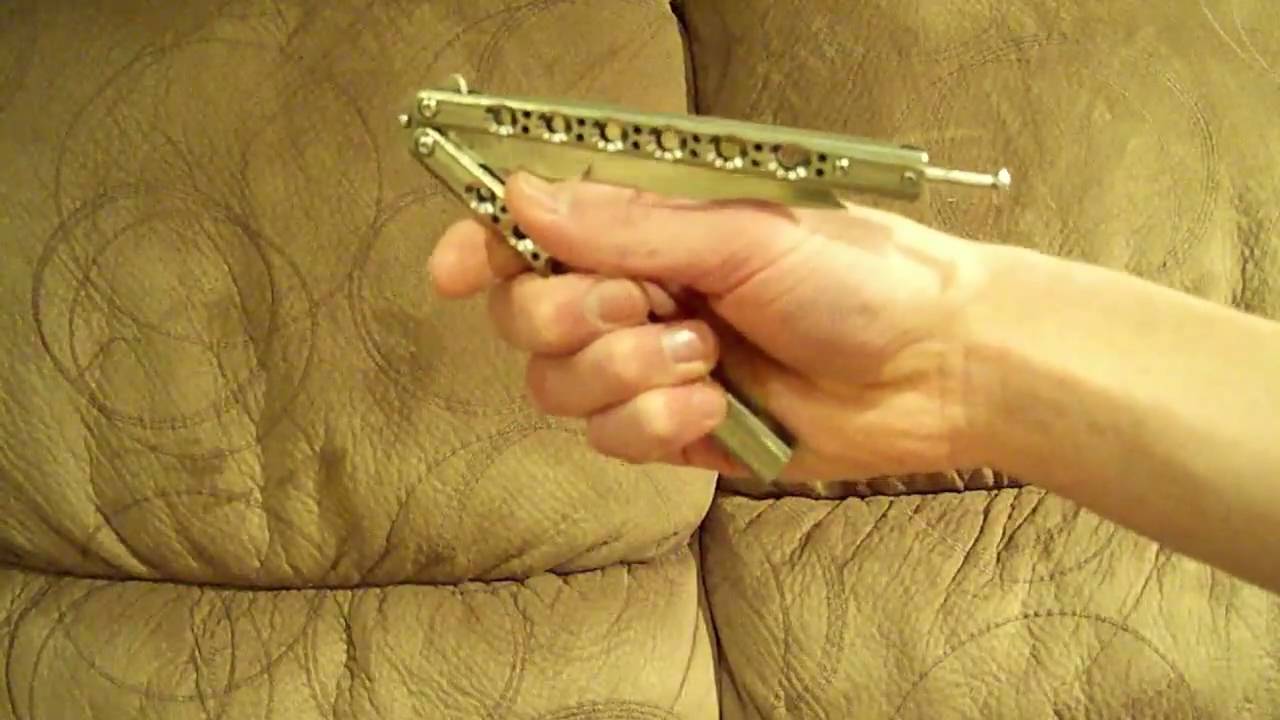 Upward Swing Handle Switch Opening + Tutorial 9 - Intermediate Balisong Move