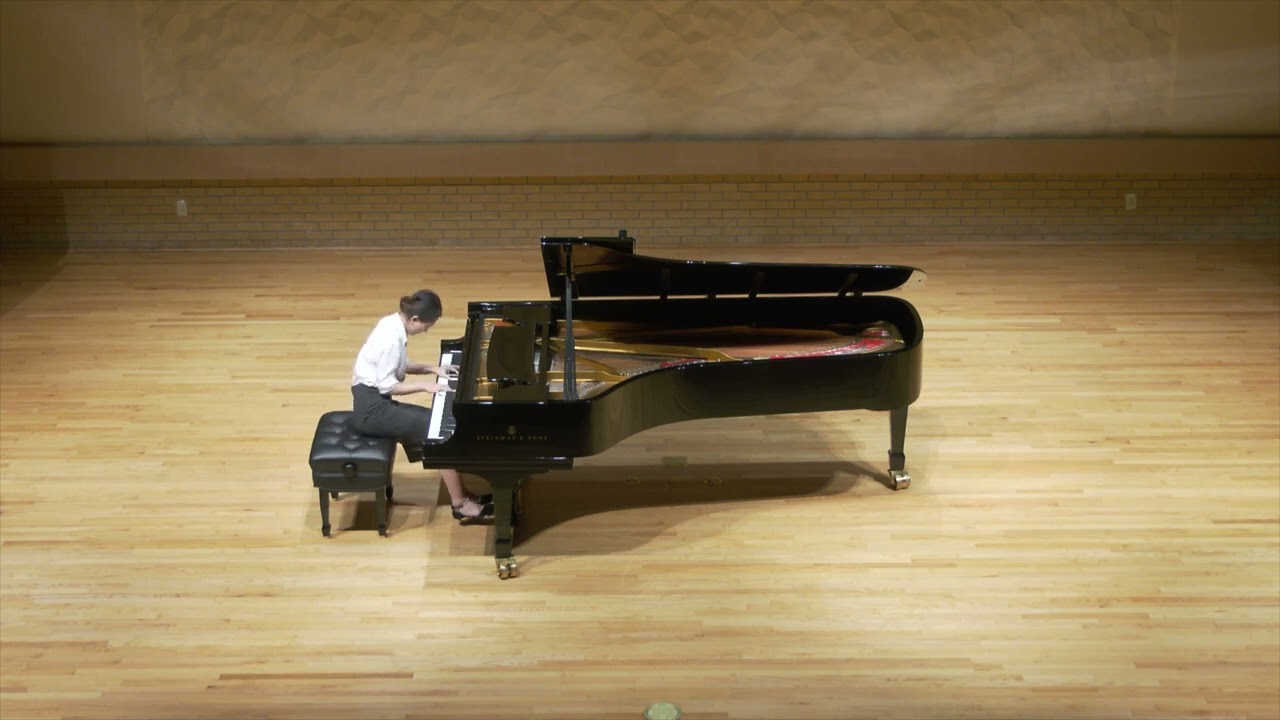 Chopin Scherzo 3 in c#m----Esther Zhang