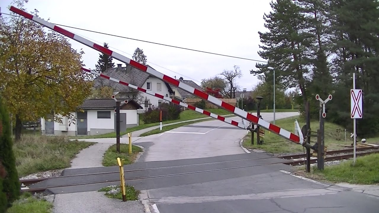 Spoorwegovergang Feistritz im Rosental (A) // Railroad crossing // Bahnübergang