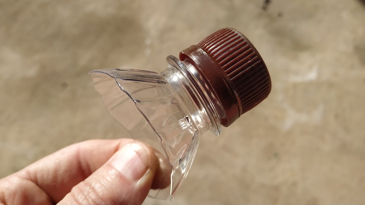 НЕ ВЫБРАСЫВАЙТЕ ГОРЛЫШКИ ПЛАСТИКОВЫХ БУТЫЛОК! Clip of pet-bottle!