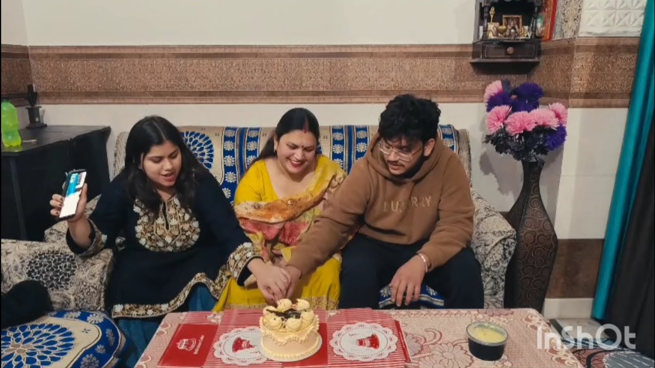  मुझे बच्चों ने गिफ्ट में क्या दिया 🥰🥰💞#youtube #ब्लॉग 