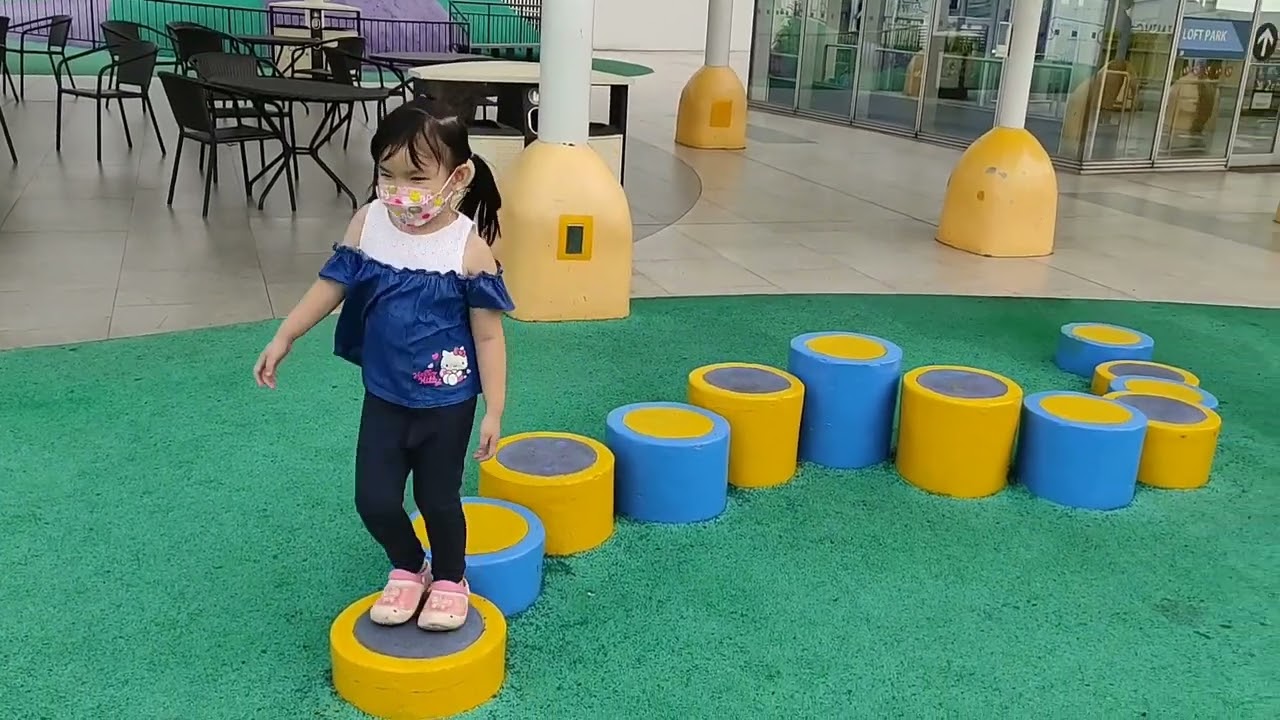 mini playground di rooftop mall AEON JGC