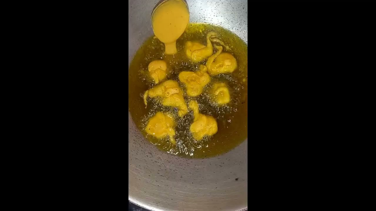Once You Try This Kadhi Pakoda, You’ll Never Forget the Taste | Kajal Desi Crunch #kadhipakoda 