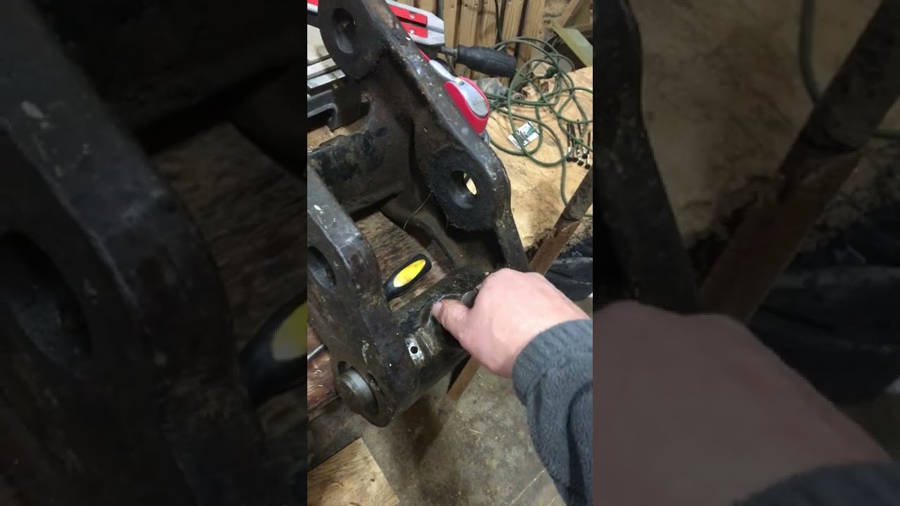 Terex HR16 Quick Attach Problems