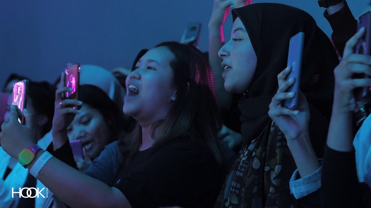 Pamungkas - Kenangan Manis (Live at Flying Solo Tour Chapter Jogja)