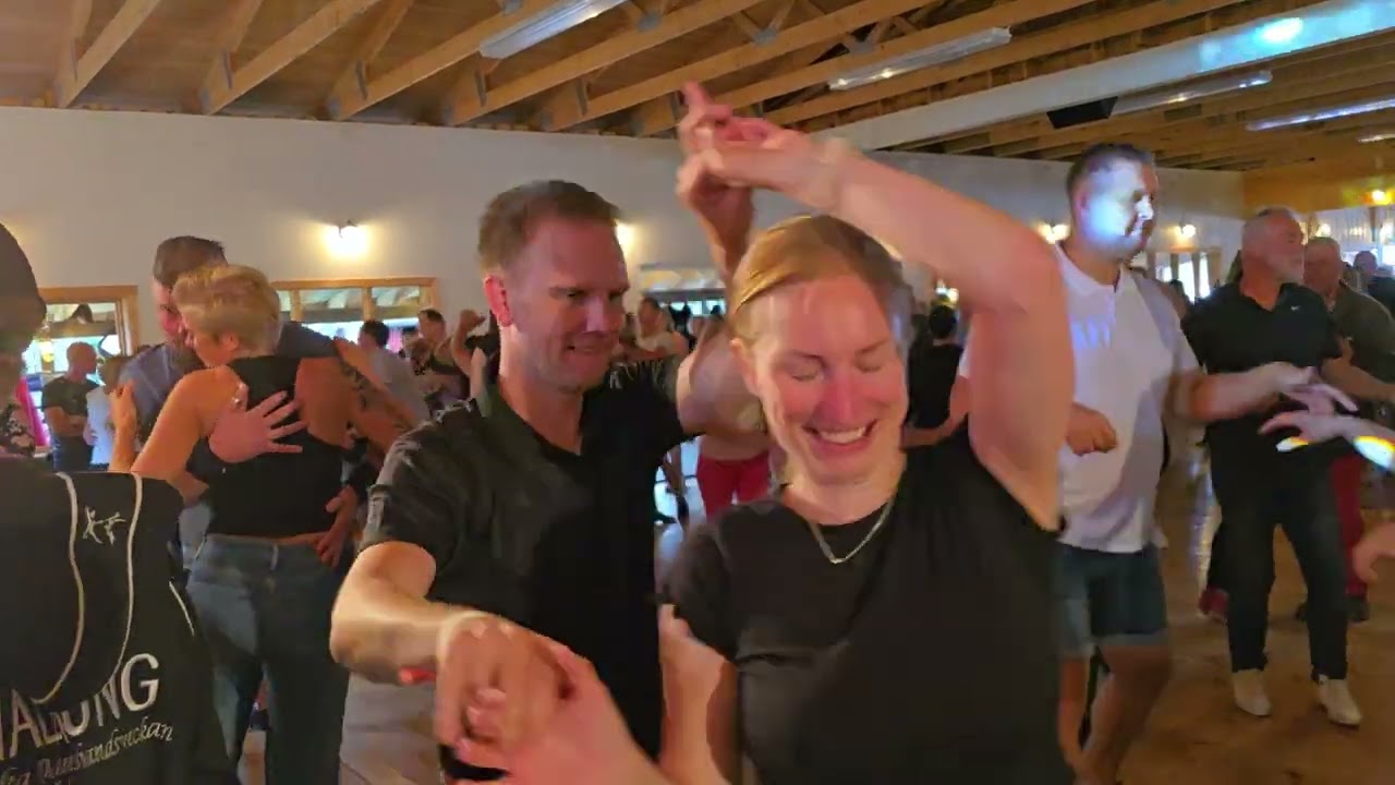 juni, july, augusti med Scotts på Orrskogen Dansbandsveckan 2024 bane 3 Dansnytt Jan Tore Eriksen