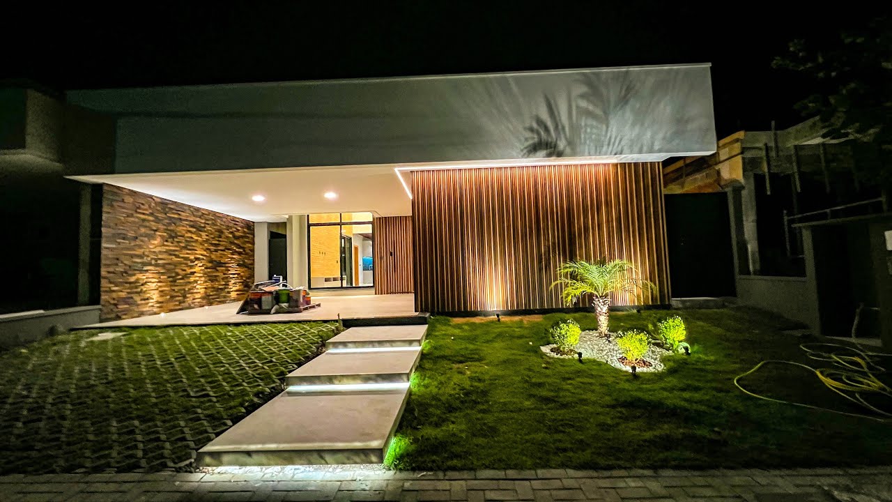 Luxuosa mansão em Taubaté, CONDOMÍNIO OUROVILLE.