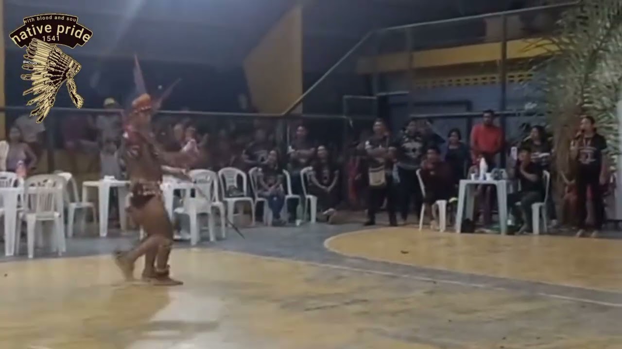 Apresentação de pintura corporal indígena tikuna Na comunidade de Filadelfia.