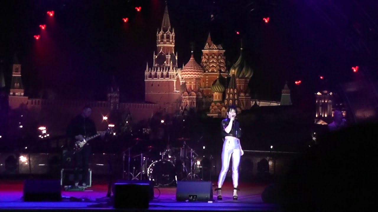 Julia Volkova - Live @ Zaryadye Park (04.05.2019)