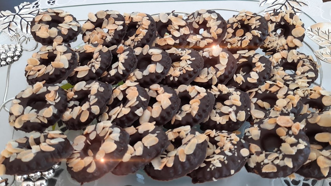 حلوى كذوب في فم باللوز و الزنجلان و 🍫 جد رائعة بسيطة في التحضير تستحق التجربة ❤️❤️❤️👍👍👍👍