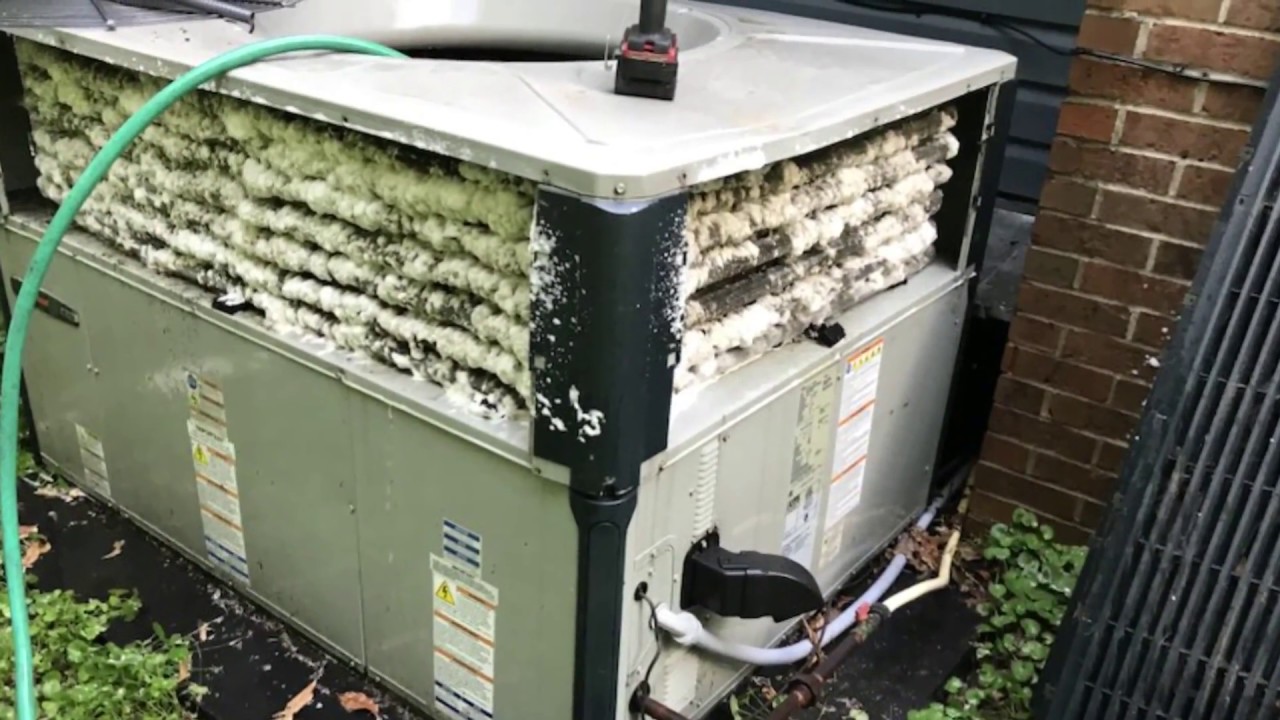Очистка и проверка производительности теплообменника газоблочного агрегата HVAC компании Trane