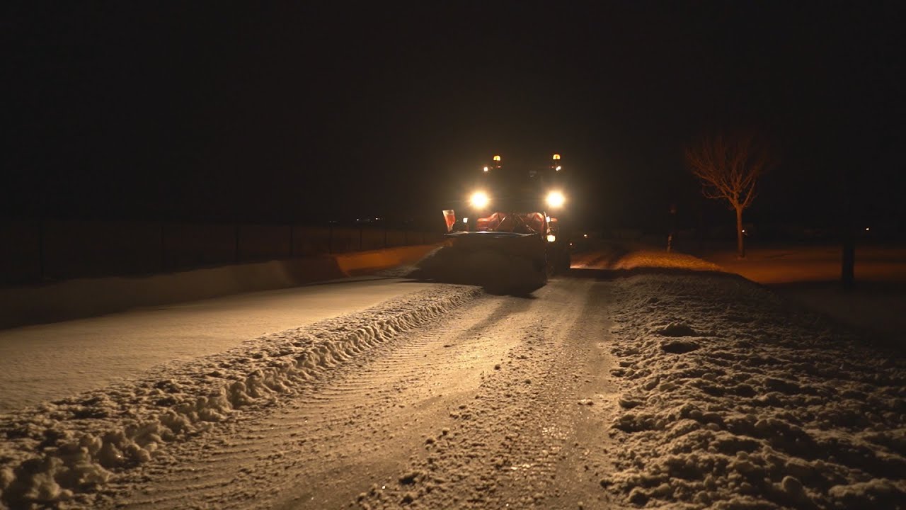 Schnee adé dank CEB - Unterwegs mit dem Winterdienst
