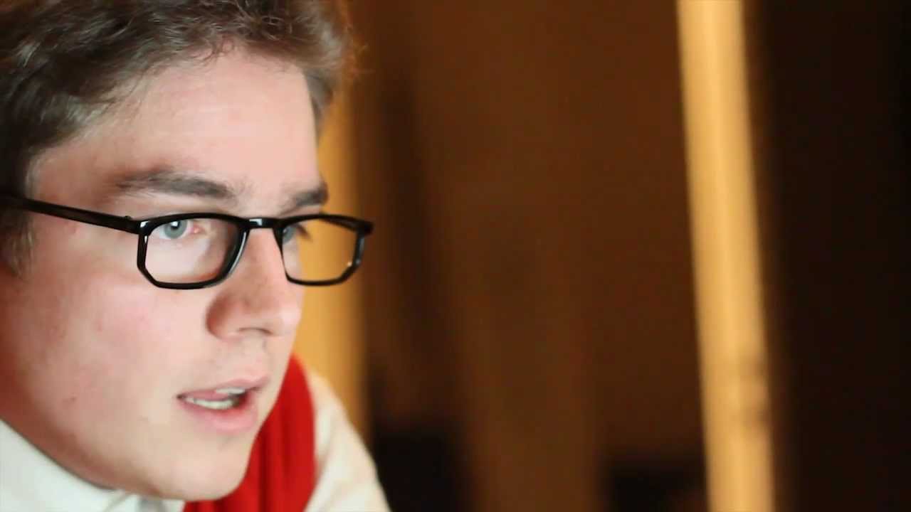 DCVDNS liest Kommentare seiner Videos