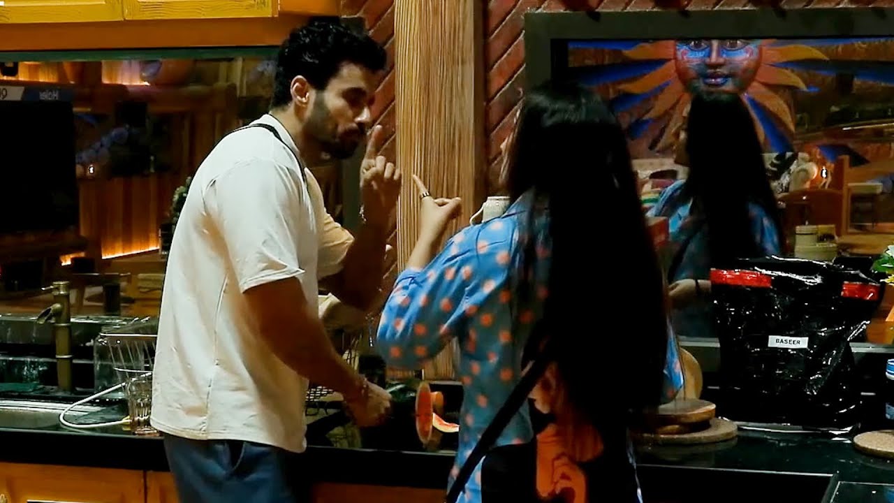 Bigg Boss 19 Live Update: Abhishek बने घर के New Captain, Ashnoor ने दबाया गला दिखी मस्ती
