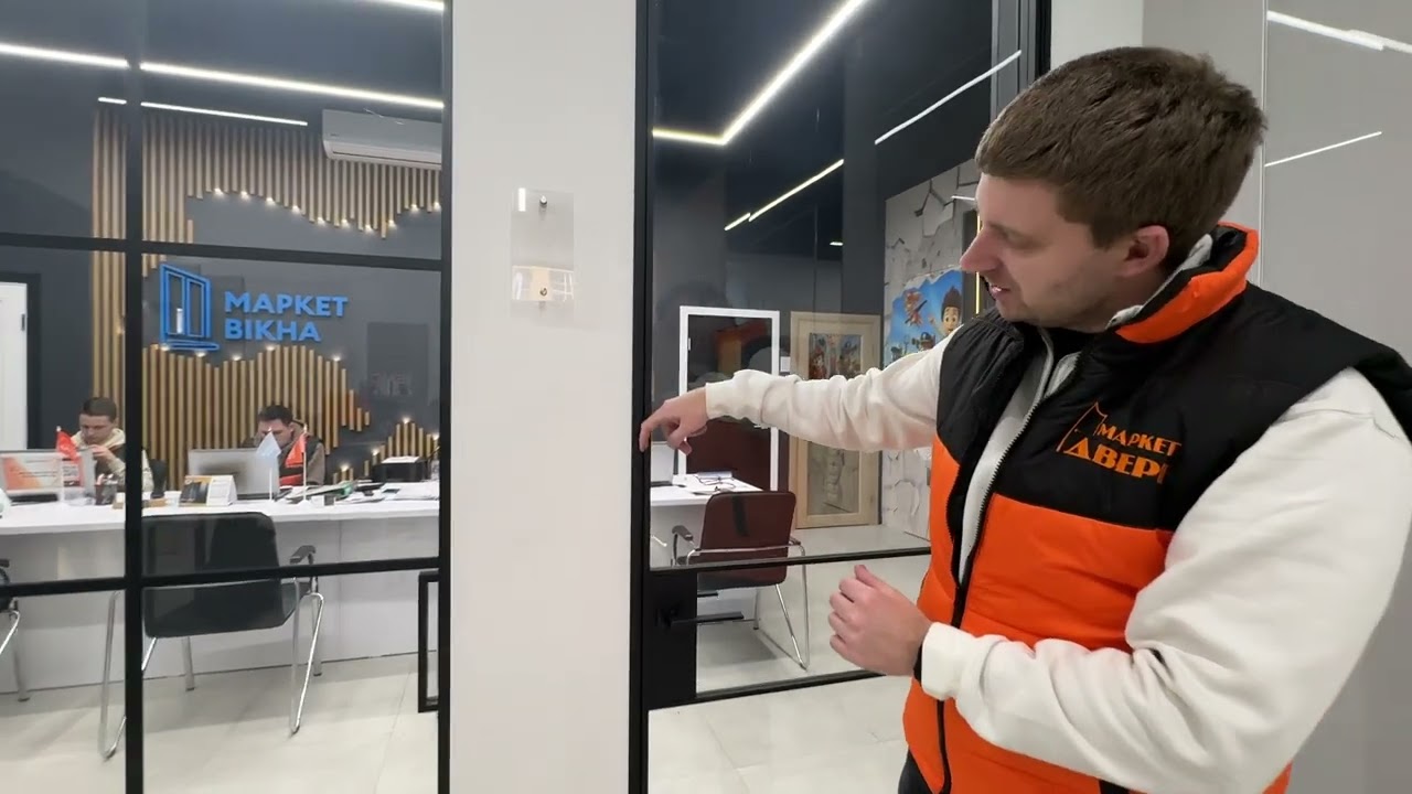 Приховані двері Скляні -  алюмінієва перегородка