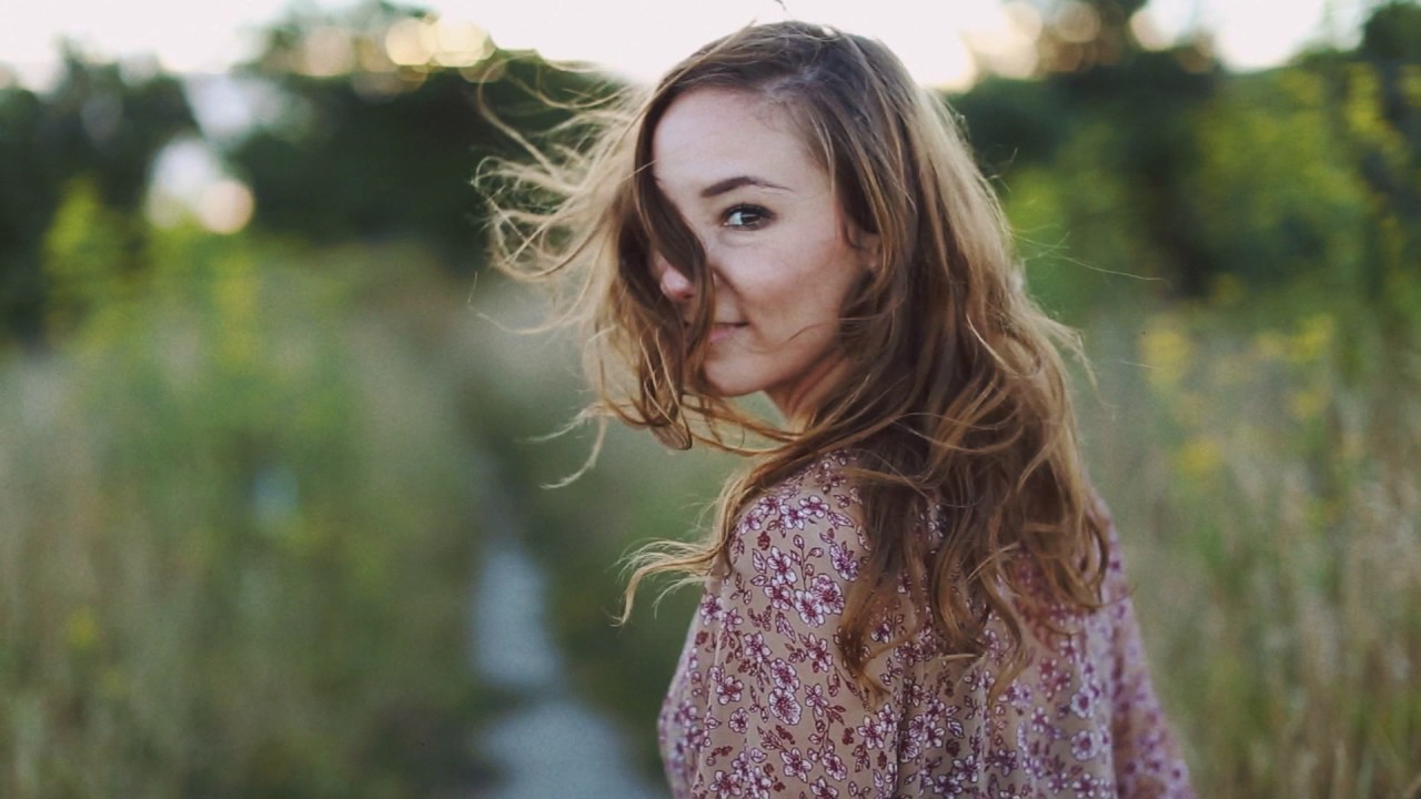 LOST BiRD - Grace Has Got Green Eyes