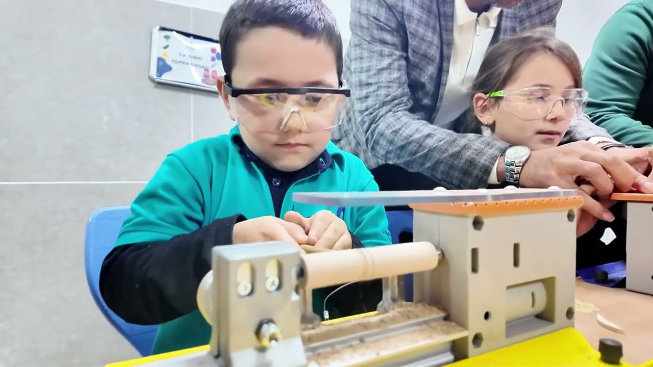 Ahşap Atölyesi’nde hem ürettik hem de çok eğlendik.