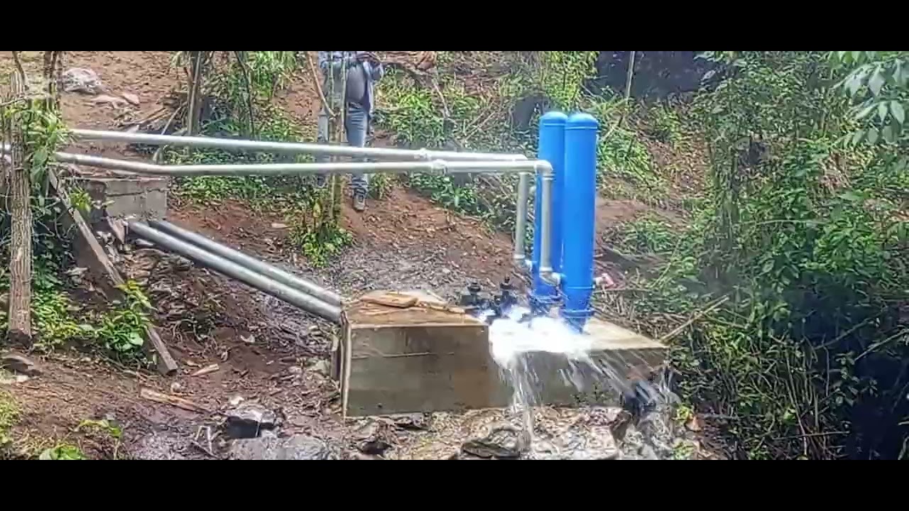 Doble equipo de bombeo por golpe de ariete, Altiplano de Guatemala.