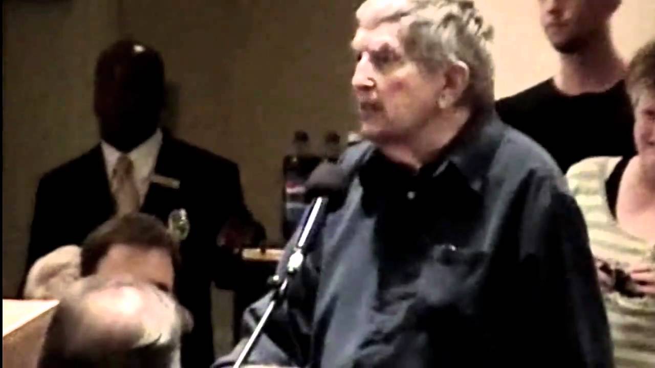 Jonathan Frid - Barnabas Collins - speaks at the 2007 Dark Shadows Festival Banquet