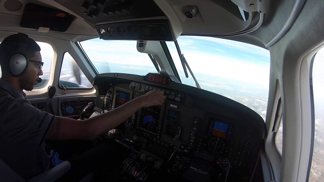 King Air 250 Approach and Landing at KSRQ (ATC Audio)