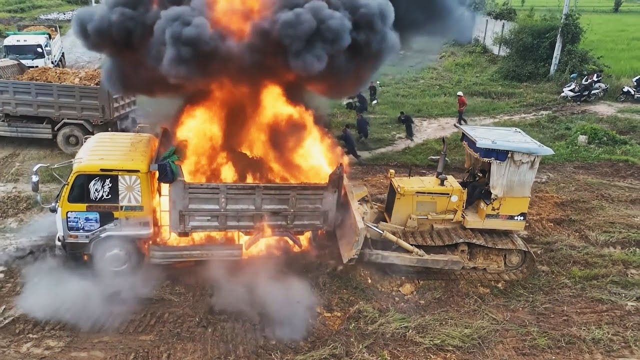 WTF!! Start New Project Mistake Mini Bulldozer Pushing Dirt and 5ton Truck Delivery Unloading