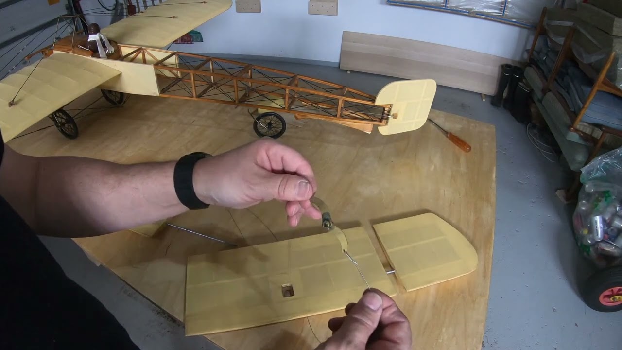 RC Bleriot XI - the Tail