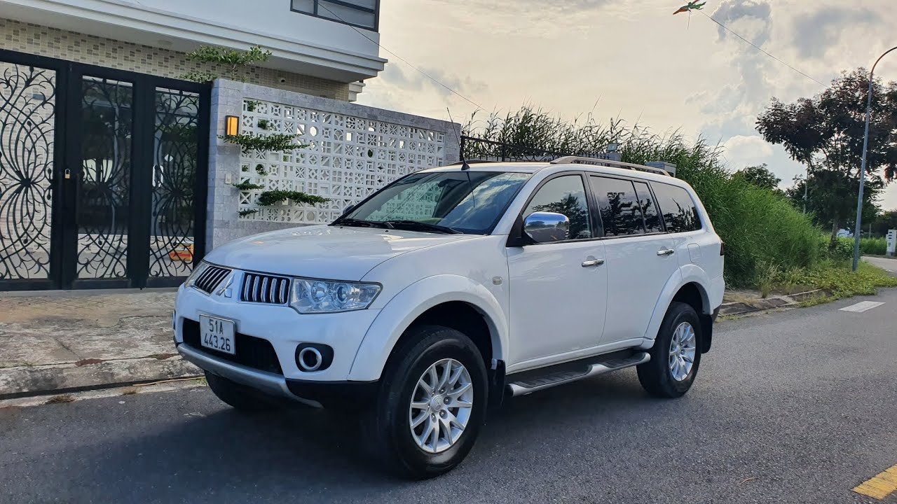 Mitsubishi Pajero Sport 2012 máy dầu số tự động .Máy 2.5L xe đẹp  . Tiết kiệm nhiên liệu dưới 8l dầu