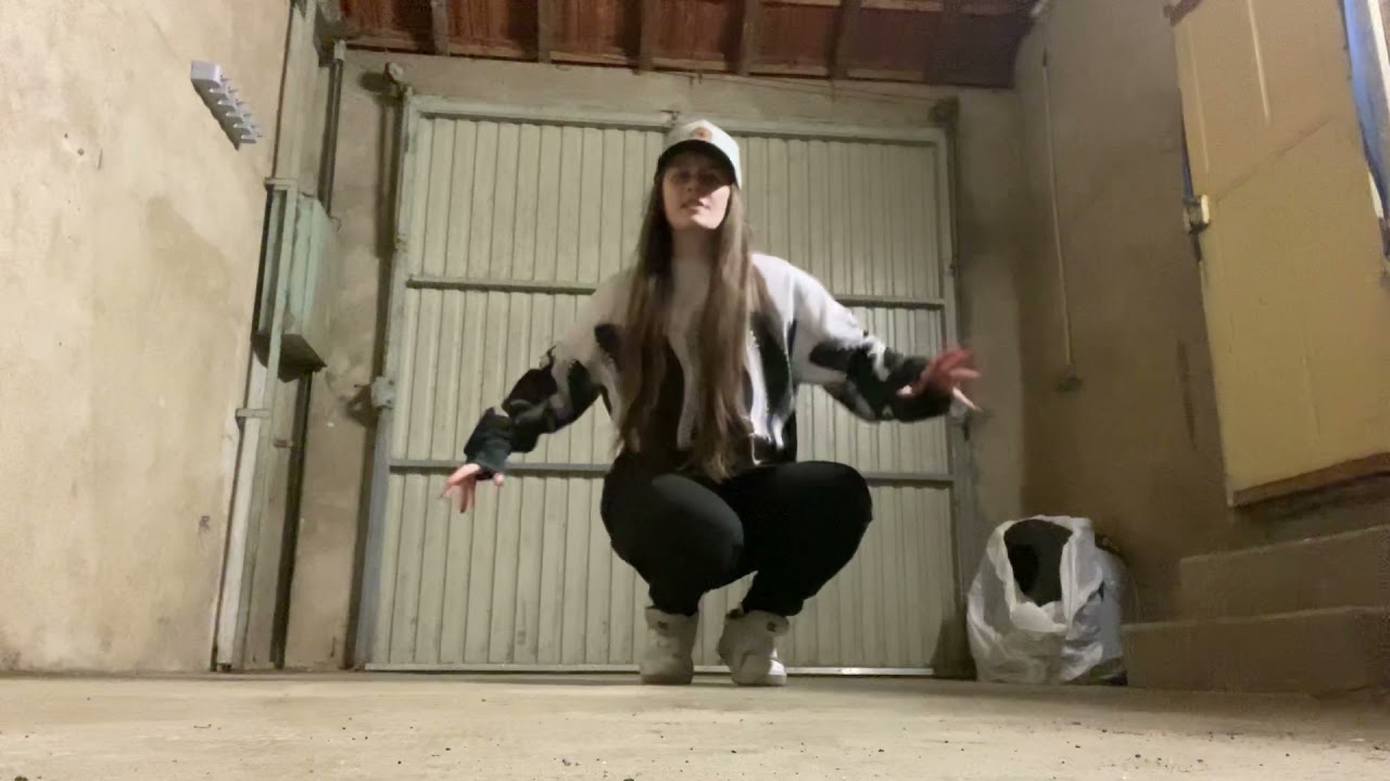 MELBOURNE SHUFFLE TUTORIAL / How to do a Basic Rock