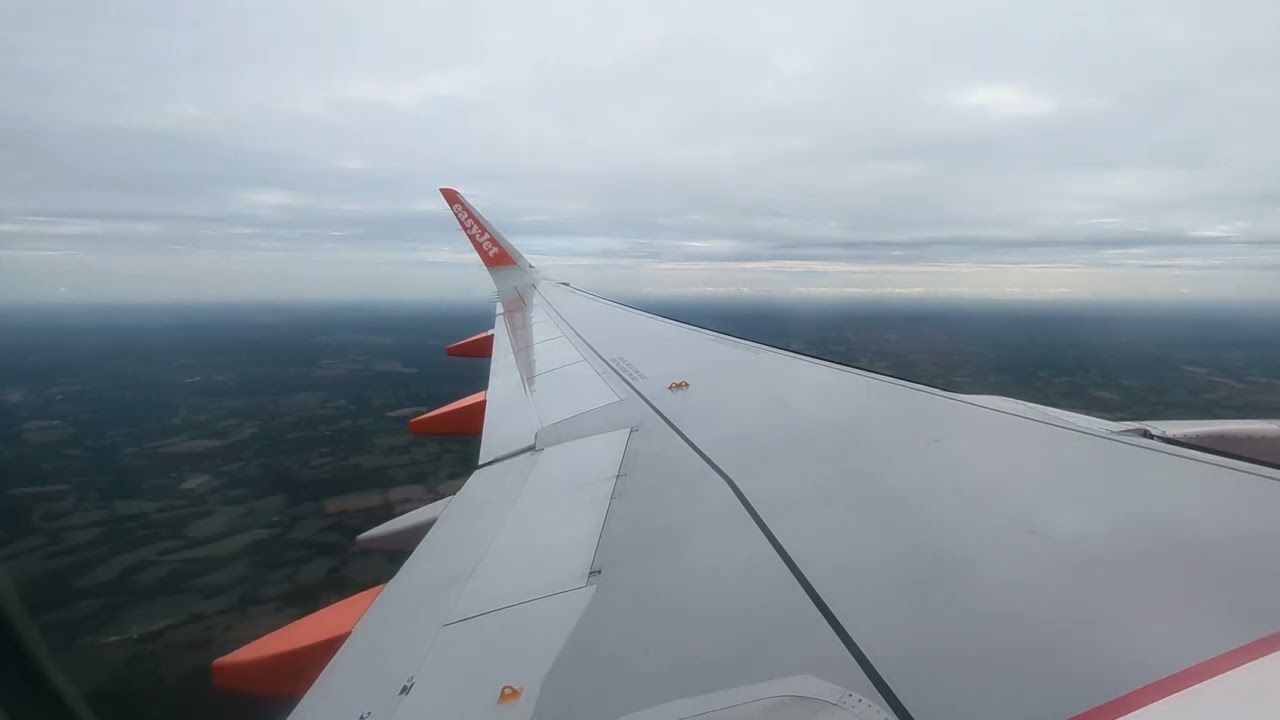 EasyJet landing to London Gatwick 07 August 2025