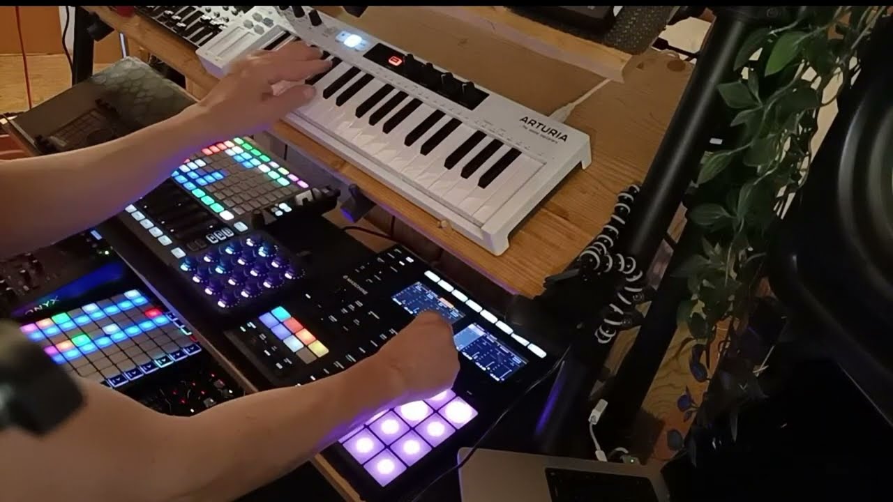 Ambient Space Music - Live Session in Sept 2023 - Maschine Mk3 and Jam, Ableton Live, 35 min