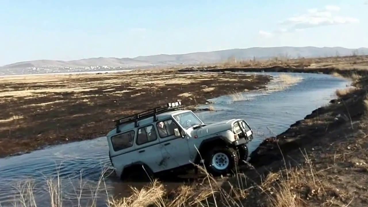 Nissan Safari UAZ Hunter 4x4 off road
