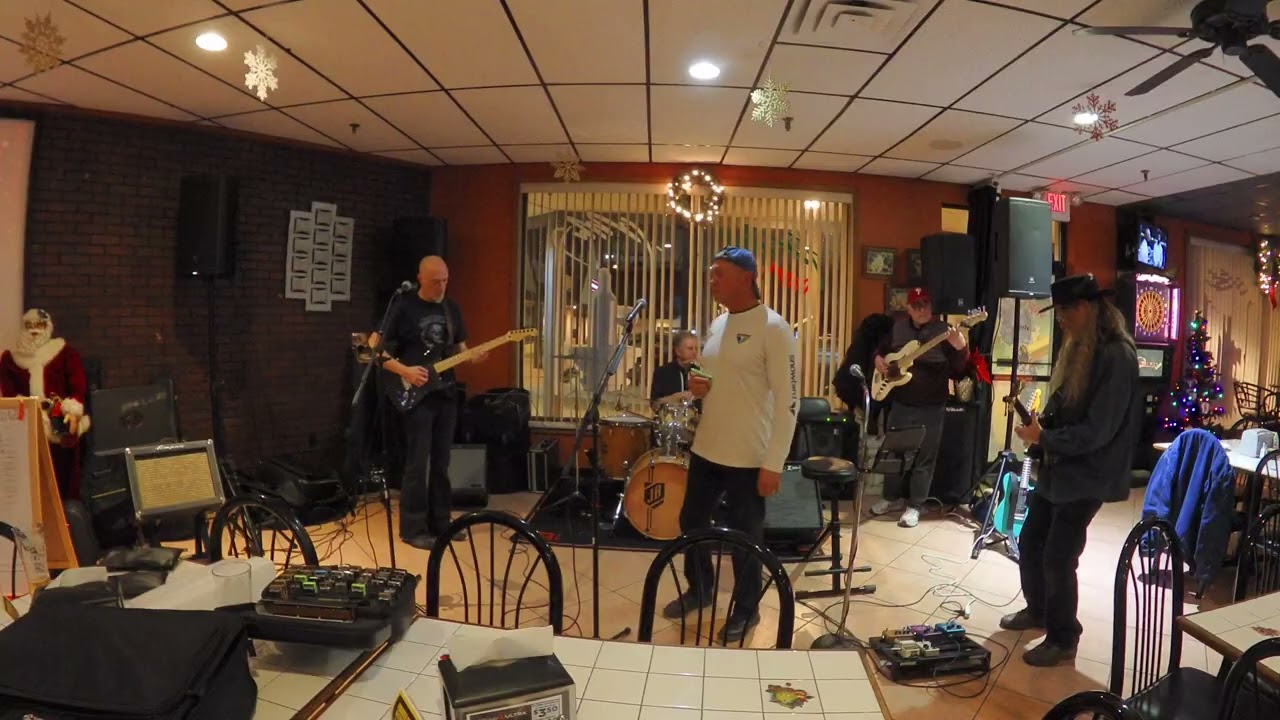 Every Sunday Open Jam at Capri Pizza, Plumbsteadville, PA ~ Seth ~ Never Make Your Move Too Soon