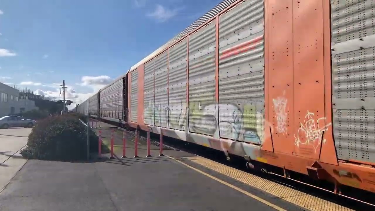 BNSF 7511 a Edmunds train ￼