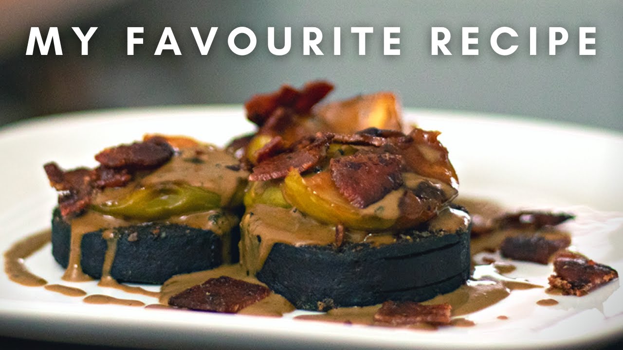 Black Pudding, Apple, Bacon & Peppercorn Sauce