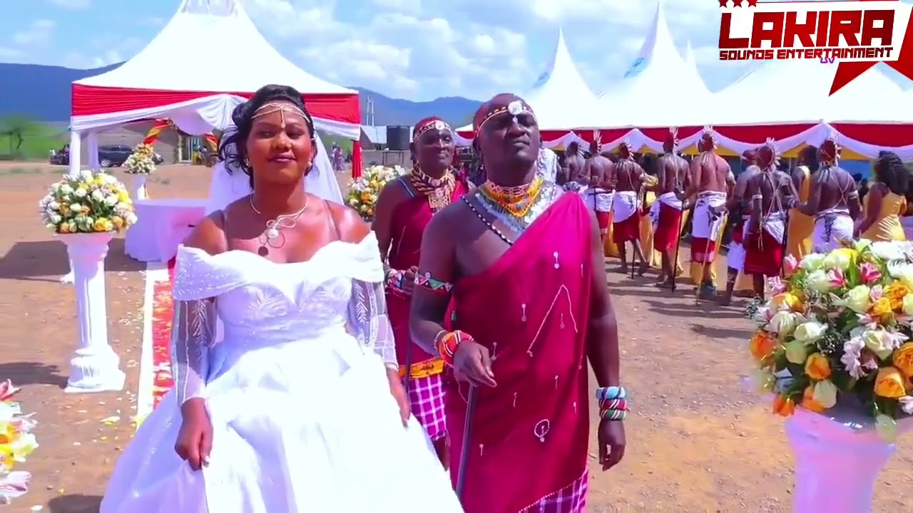 Nchamanai performance Samburu warrior & Lesara lmuran at baringo
