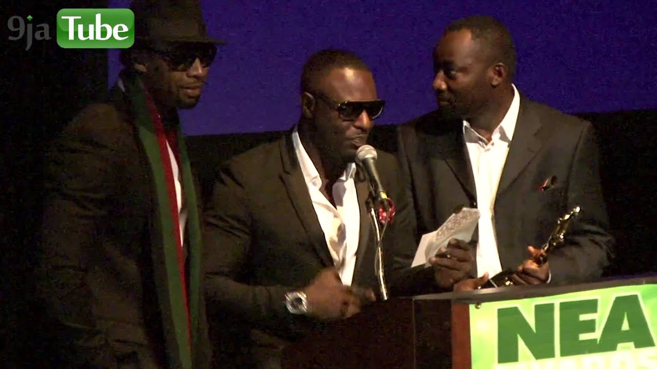 2face Idibia accepting Award @ NEA 2010